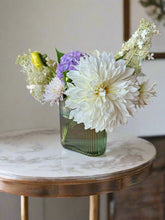 Load image into Gallery viewer, Profile Vase