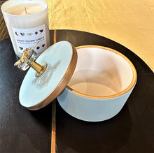 Load image into Gallery viewer, Bee Handpainted Ceramic Round Box