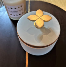 Load image into Gallery viewer, Leaf Handpainted Ceramic Round Box