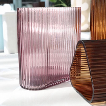 Load image into Gallery viewer, Profile Vase