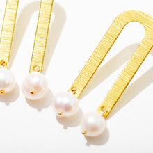 Load image into Gallery viewer, Babs Pearl Drop Earrings